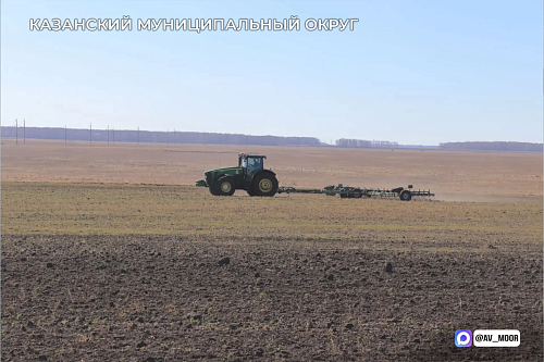 Александр Моор: Аграрии приступили к раннему весеннему боронованию