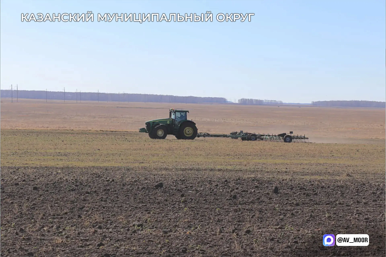 Александр Моор: Аграрии приступили к раннему весеннему боронованию