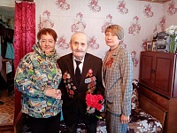 В Викуловском районе с Днем Победы поздравили ветерана войны Анатолия Кожевникова