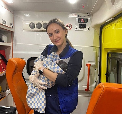 Тюменка родила мальчика в машине скорой помощи на перекрестке Щербакова и Дружбы