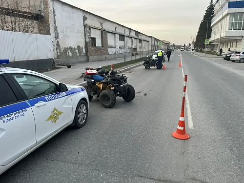 В Ялуторовске два квадроцикла столкнулись при попытке обогнать автомобиль