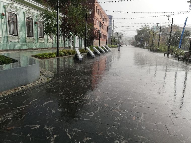 В Тюменской области на два дня прогнозируют дожди и град