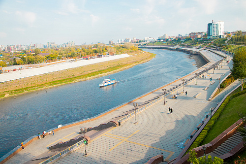 Одетая в гранит