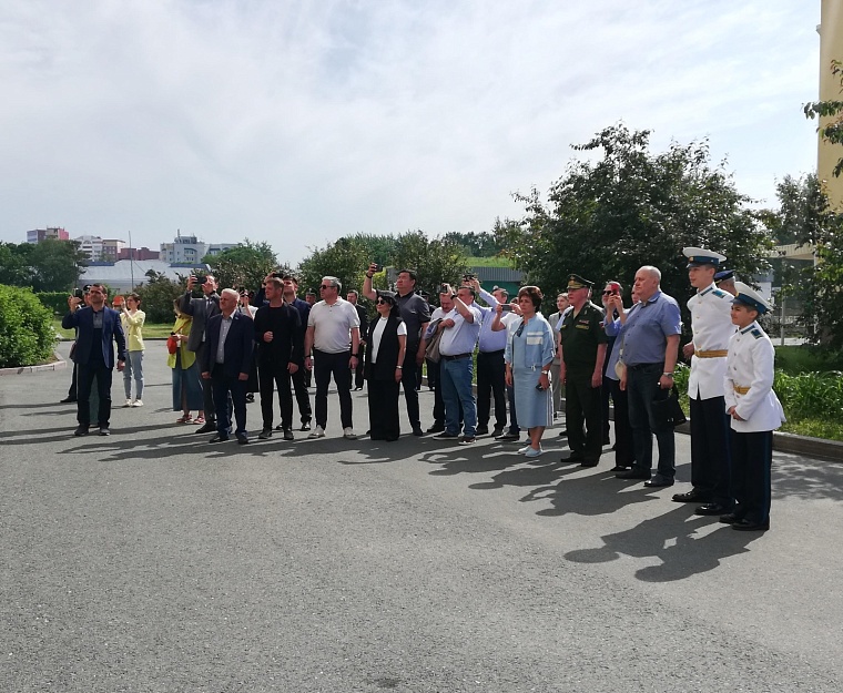 Настоящее мужское воспитание: депутаты городской думы оценили условия для тюменских кадетов