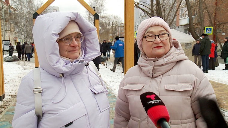 Новую аллею Первых в Тюмени открыли ударами молотков по камню