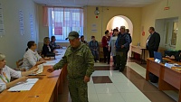 Жители районов Тюменской области пошли на избирательные участки с первых минут после открытия