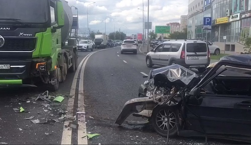 В Тюмени 47-летний водитель погиб в ДТП с грузовиком