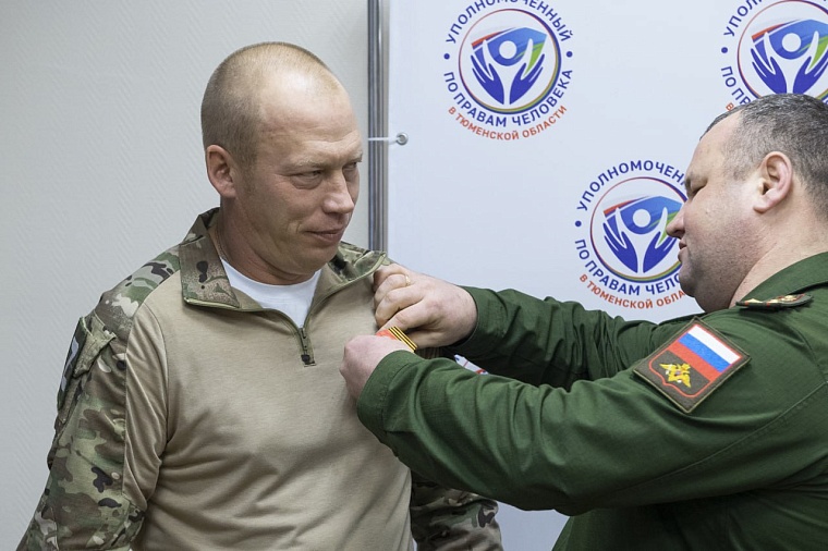 В Тюмени ветерану СВО Павлу Сараеву вручили медаль Жукова