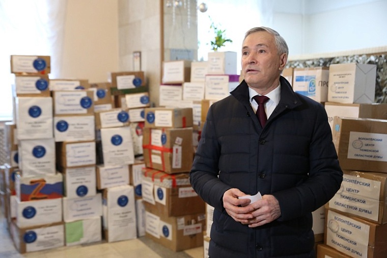 Депутаты облдумы отправили гуманитарный груз в зону СВО с новогодними подарками для бойцов