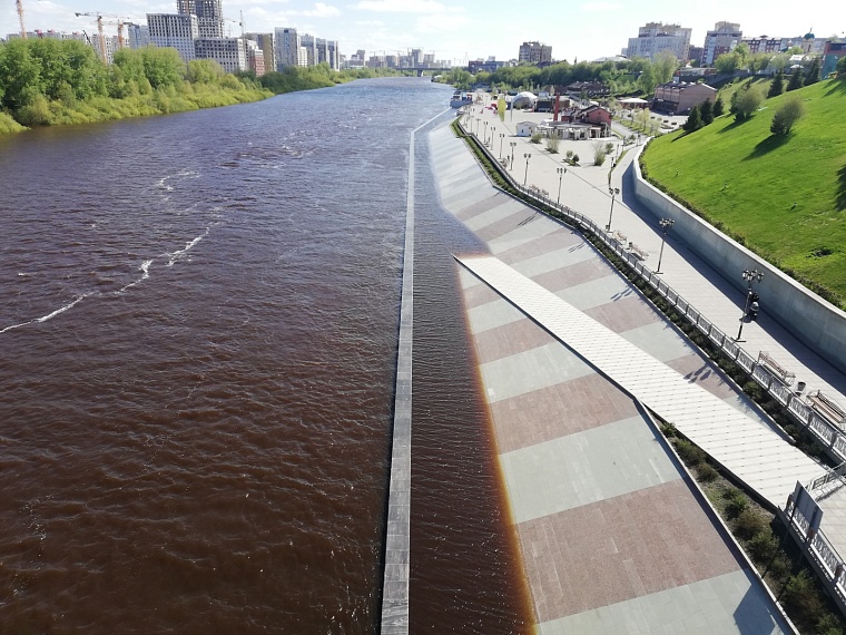 Паводок в Тюмени: река Тура выходит на максимальный уровень