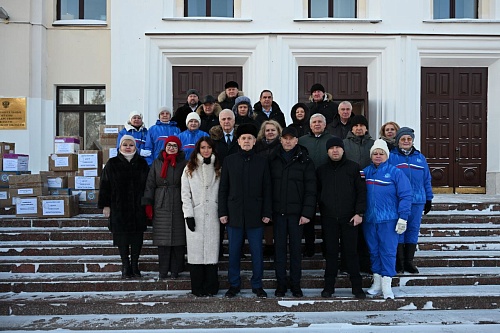 Волонтерский центр облдумы отправил на передовую новую партию гуманитарного груза