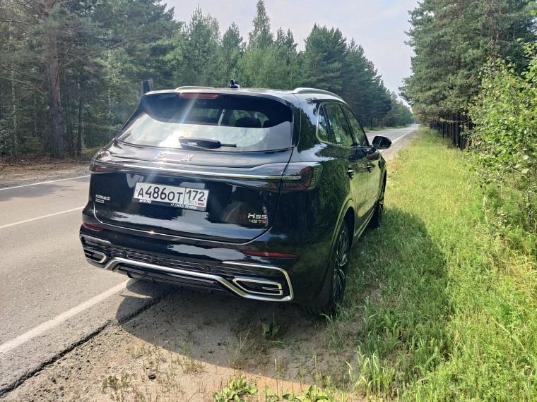 Китайский премиум на любой вкус: тестируем Hongqi HS3 и HS5 в Тюмени