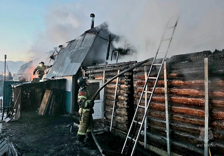 В Омутинском округе сегодня потушили пожар в частном секторе