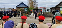 Добрый знак! Во время открытия памятника героям войны в Тюменской области пролетела стая журавлей