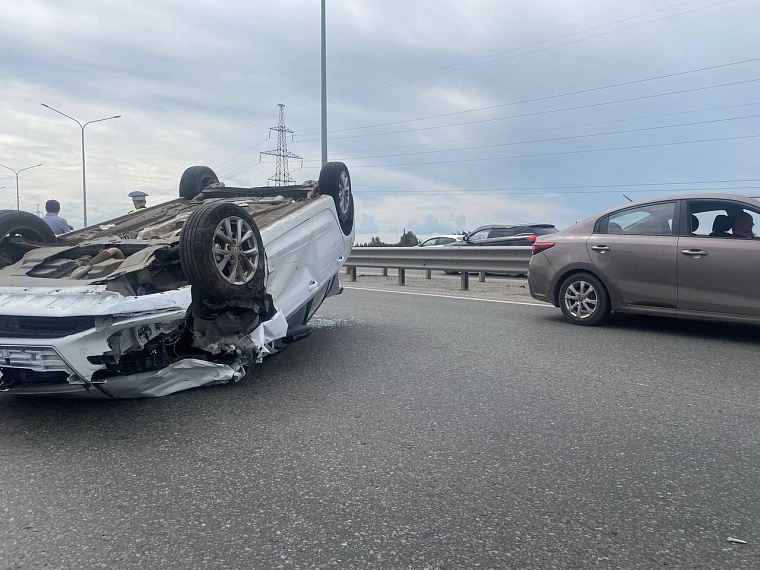 В Тюмени часть дороги между Антипино и Лесобазой перекрыта из-за смертельного ДТП