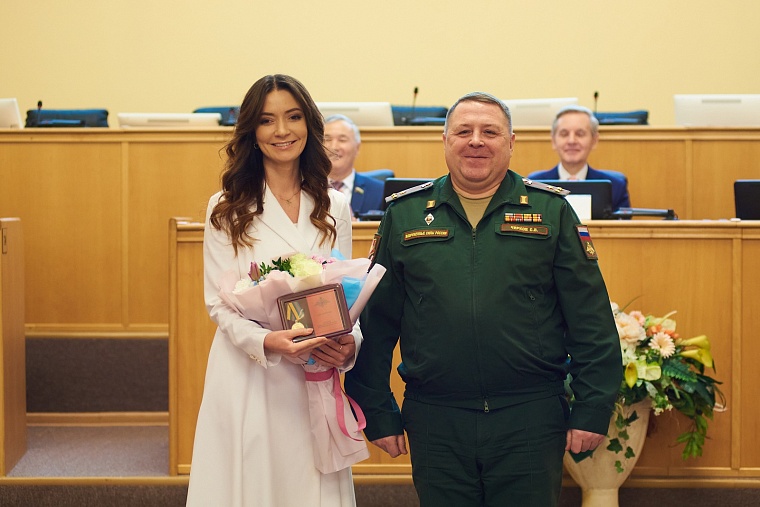 Тюменским единороссам вручили награды Министерства обороны России