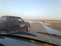 На УАЗах в отрезанную паводком деревню: репортаж "Вслух. ру"