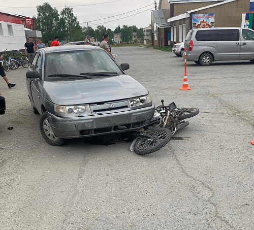В Уватском районе столкнулись "Лада" и скутер: оба водителя без прав