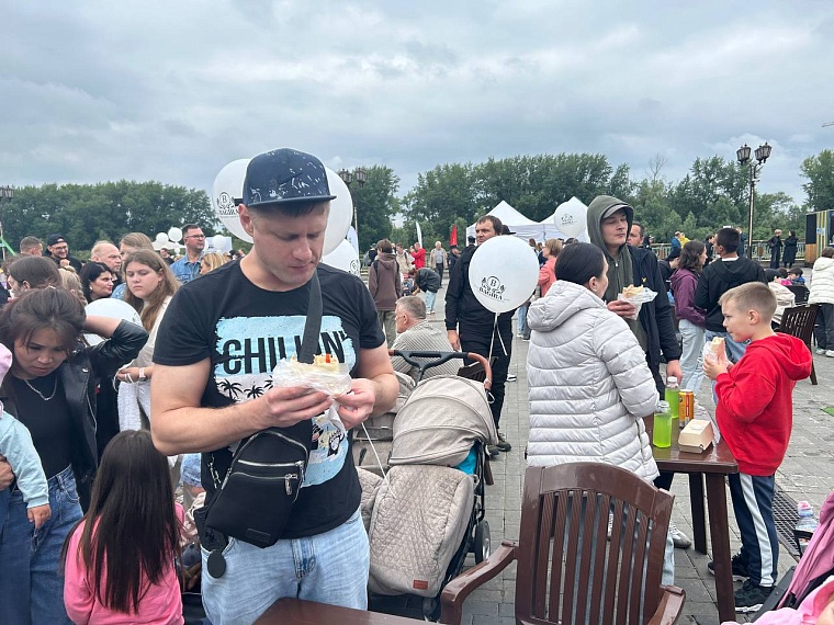 Устрицы, шашлыки и выпечка: как проходит гастрофестиваль в Тюмени
