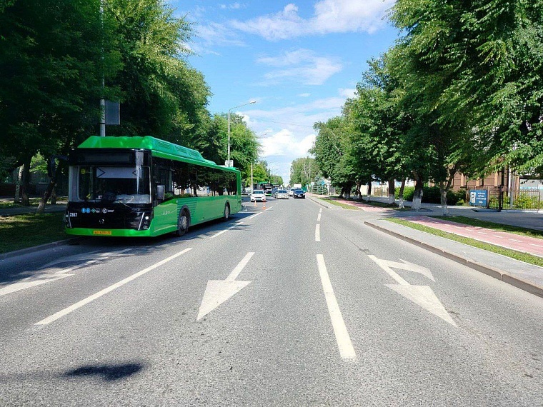 В Тюмени в ДТП с пассажирским автобусом пострадали три пассажира