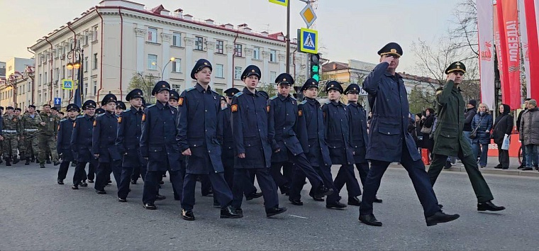 В Тюмени сегодня перекроют центр города на время репетиции парада Победы: схема