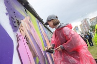 Гаражный кооператив в Тюмени ко Дню города украсили работы мастеров граффити