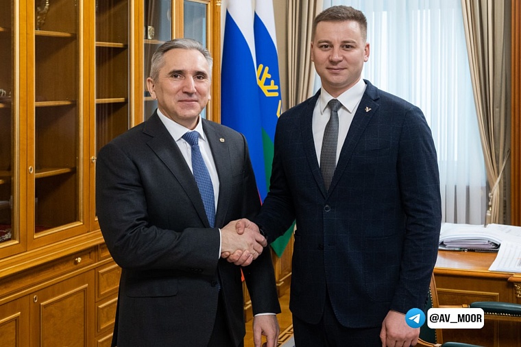 Александр Моор поздравил участника программы "Время героев" с новой должностью в департаменте физкультуры и спорта