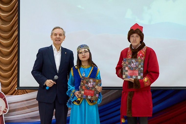 Чтения сказки "Конек-Горбунок" на русском и татарском языках прошли в Вагае