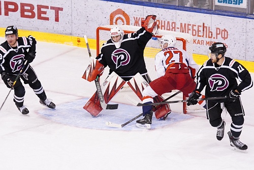 Тюменский ХК «Рубин» пропустил от «Ижстали» семь шайб