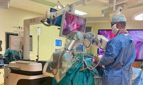 Тюменские нейрохирурги проводят сложнейшие операции благодаря новому аппарату