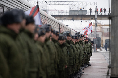 Милонов предложил дать военным в зоне СВО полный доступ к банковским услугам