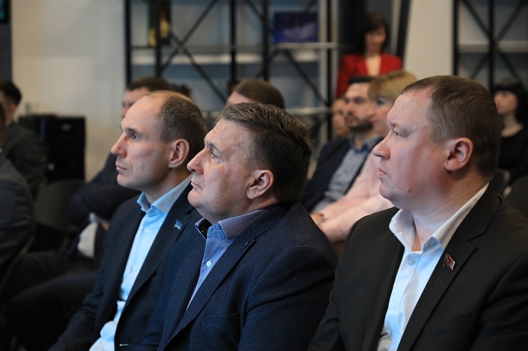 Вадим Долгих: После благоустройства сквер Депутатов станет одним из лучших мест в Тюмени