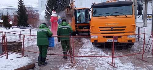 На Цветном бульваре в Тюмени устранили повреждение теплосети