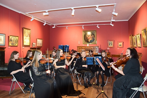 На каникулах музеи Ялуторовска посетили иностранцы из Казахстана, Беларуси и Германии