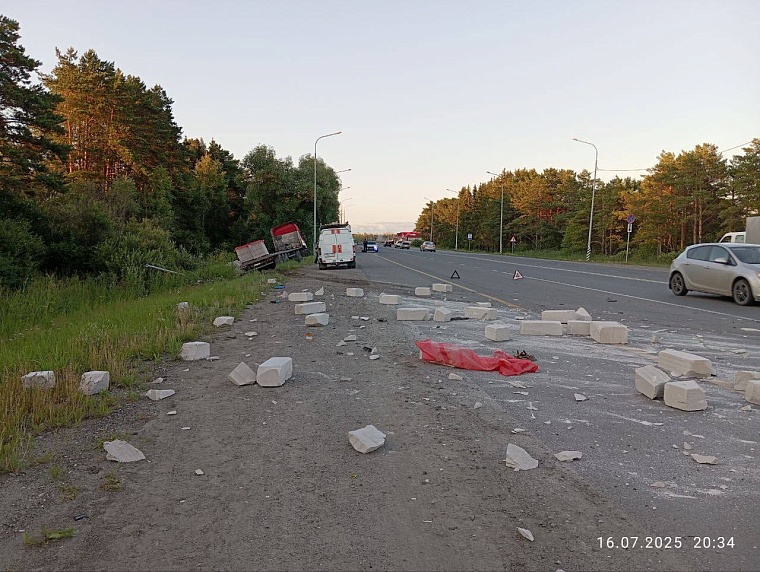 Житель Нягани погиб в ДТП на трассе Тюмень - Ханты-Мансийск