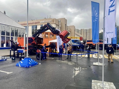 В рамках уличной экспозиции TNF представлено уникальное оборудование
