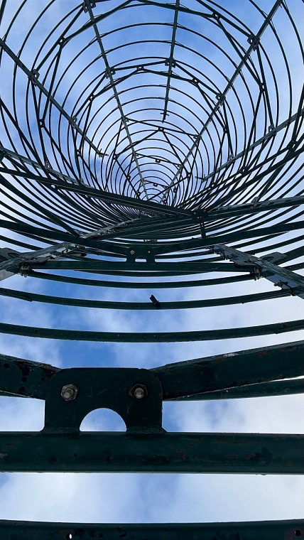 В Тобольске устанавливают главную новогоднюю елку