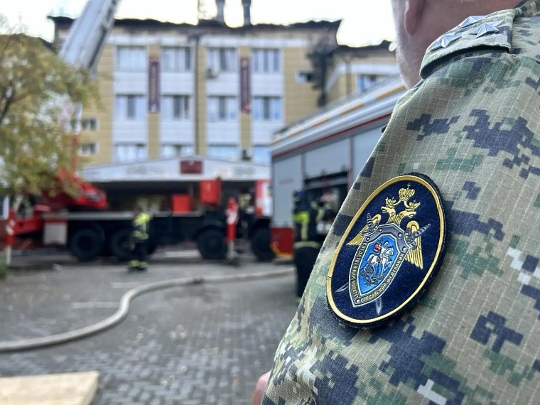 Тюменский СК возбудил уголовное дело по факту возгорания крыши школы №65