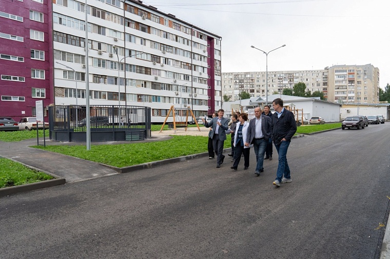 Депутаты гордумы контролируют ремонт дворов в Тюмени
