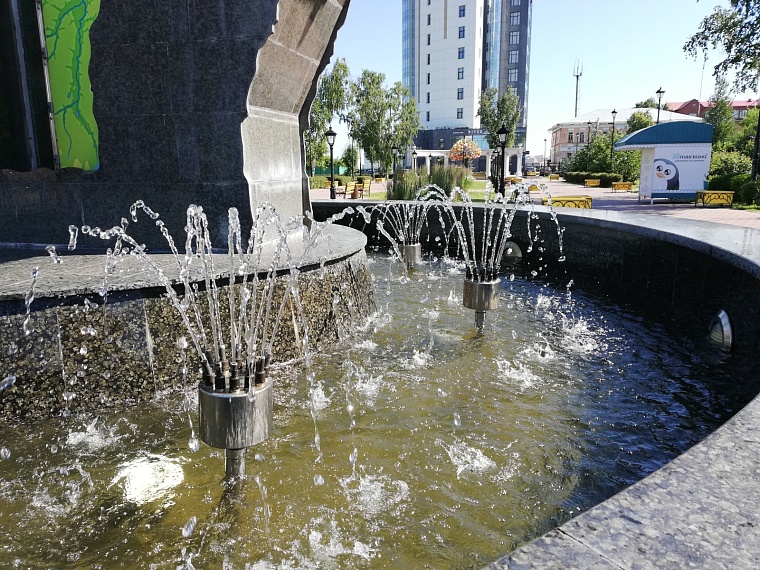 Максим Афанасьев предложил тюменцам поделиться архивными фотографиями, сделанными в трех местах