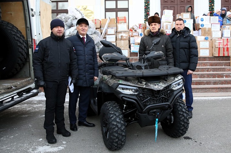 Депутаты облдумы отправили гуманитарный груз в зону СВО с новогодними подарками для бойцов