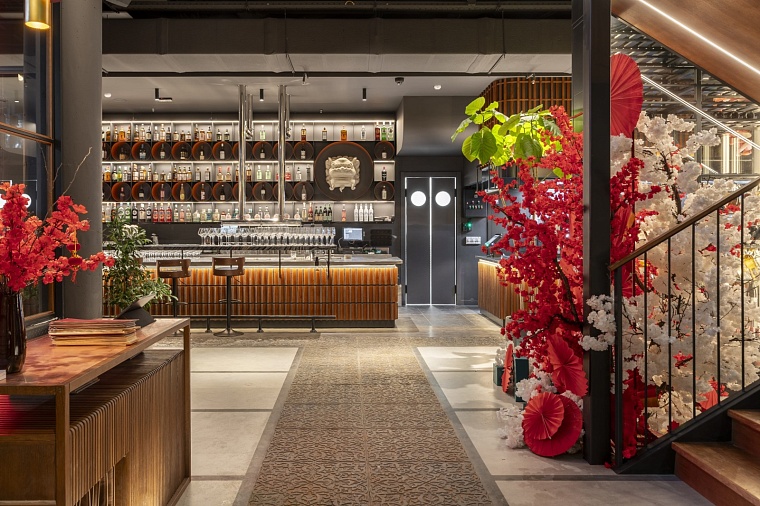 В Тюмени начал работу двухэтажный современный ресторан