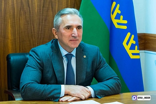 Обустройство стоянки, ремонт дороги и помощь многодетной семье: Александр Моор дал поручения по итогам личного приема