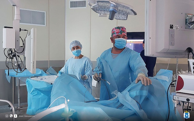 В Новом Уренгое врачи удалили из почки пациента 15 камней