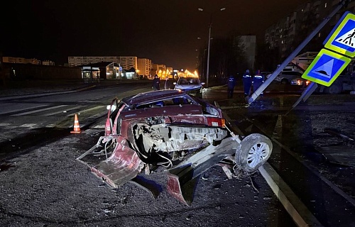 В Тобольске 17-летняя девушка погибла в ночном ДТП с бесправником