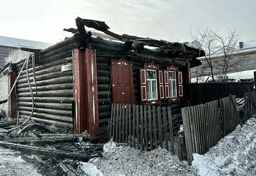В Тюмени тушили пожар в частном доме на улице Новой