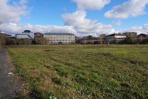 На месте заброшенного стадиона возле ж/д вокзала в Тюмени вновь закипит жизнь