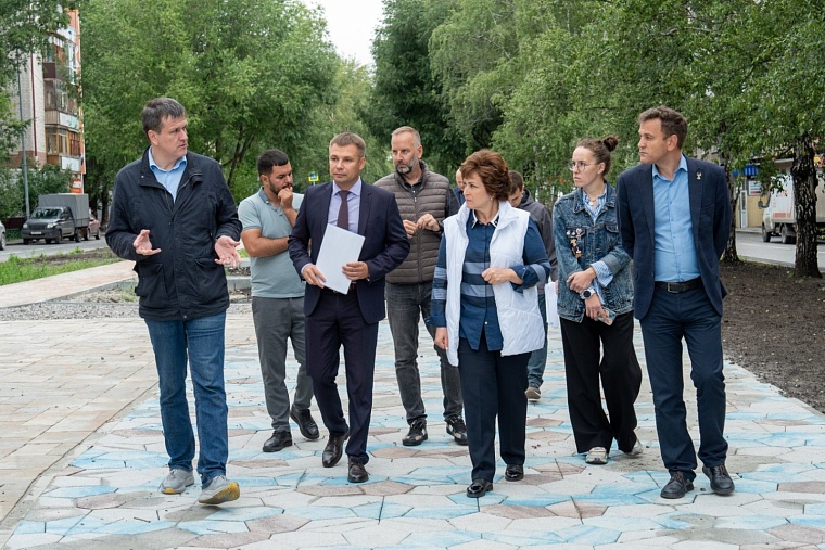 Депутаты гордумы оценили ход благоустройства в проезде Геологоразведчиков