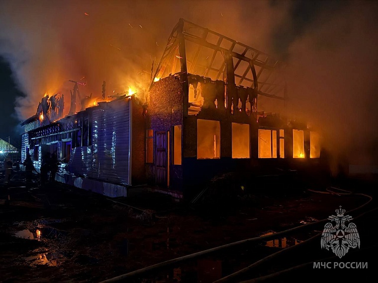 В Большом Сорокино тушили пожар в частном доме