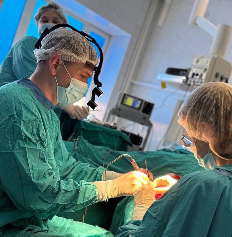 Тюменские врачи спасли пациента от ампутации ноги